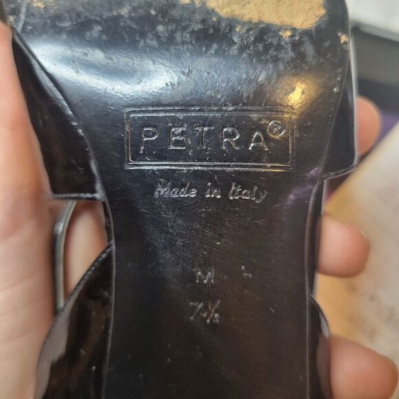 Petra from Neiman Marcus Black Pointed Toe Pump Patent Leather Size 7.5 M - Picture 6 of 7